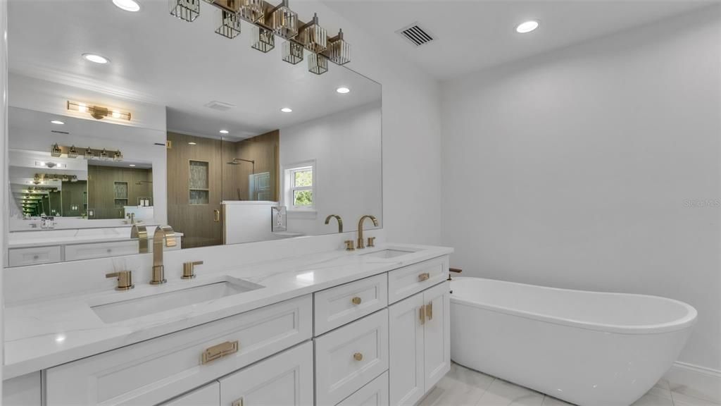 En Venta: $1,799,900 (4 camas, 4 baños, 4708 Pies cuadrados)