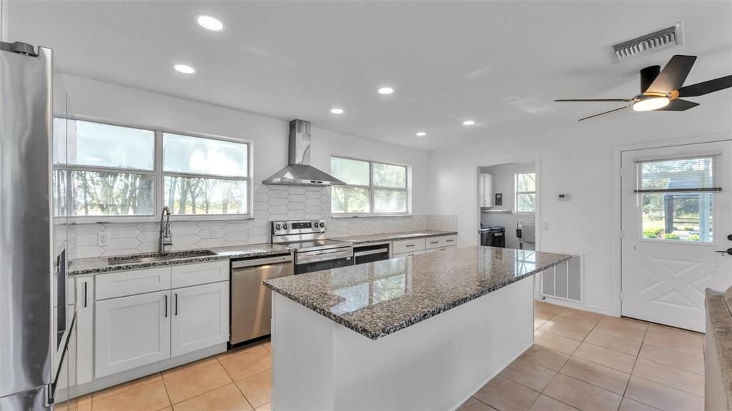 En Venta: $1,799,900 (4 camas, 4 baños, 4708 Pies cuadrados)