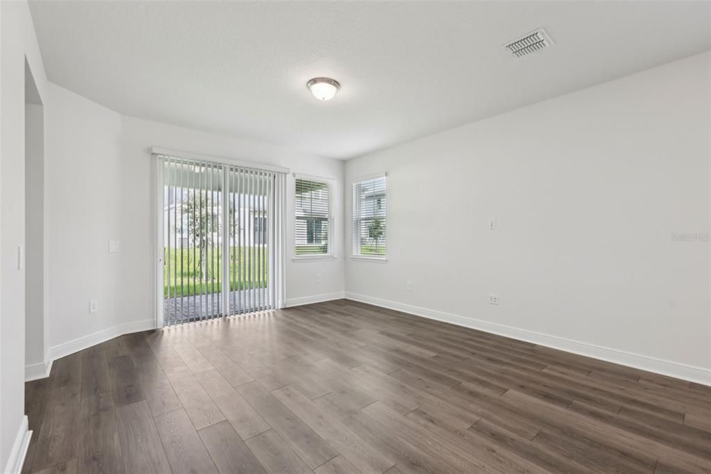 Activo con contrato: $428,040 (3 camas, 2 baños, 1483 Pies cuadrados)