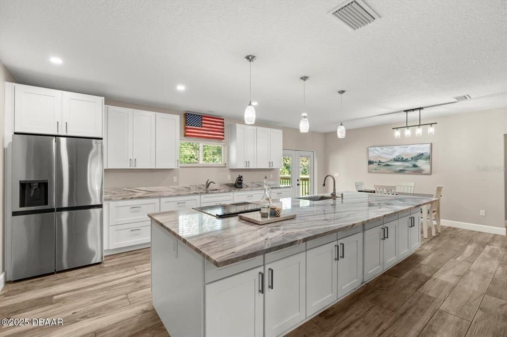 For Sale: $899,000 (4 beds, 3 baths, 2580 Square Feet)