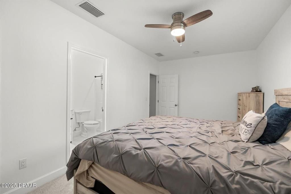 For Sale: $899,000 (4 beds, 3 baths, 2580 Square Feet)