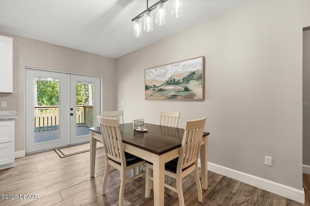 For Sale: $899,000 (4 beds, 3 baths, 2580 Square Feet)