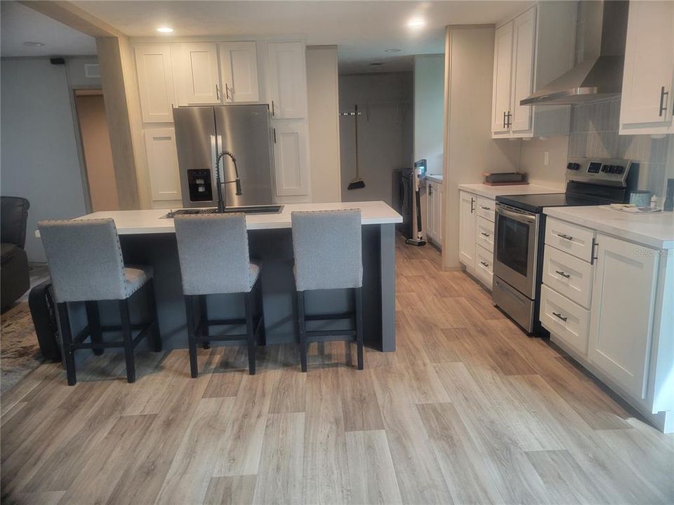 For Sale: $255,000 (3 beds, 2 baths, 1344 Square Feet)