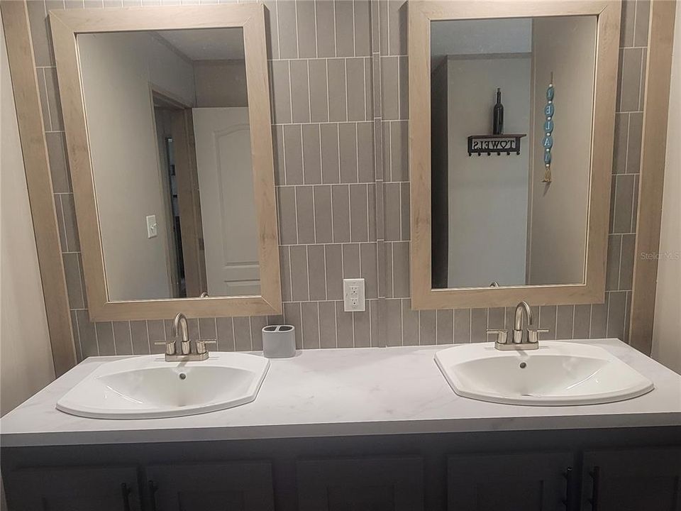For Sale: $255,000 (3 beds, 2 baths, 1344 Square Feet)