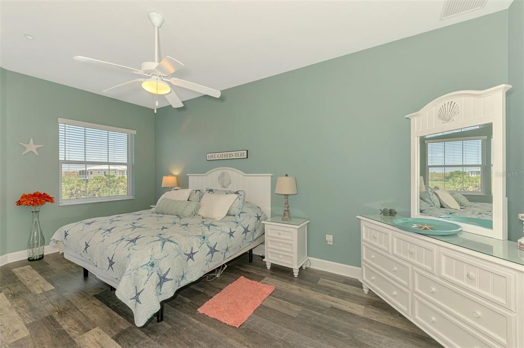 For Sale: $534,900 (4 beds, 3 baths, 2320 Square Feet)