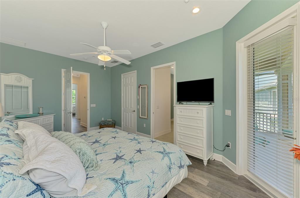 For Sale: $534,900 (4 beds, 3 baths, 2320 Square Feet)
