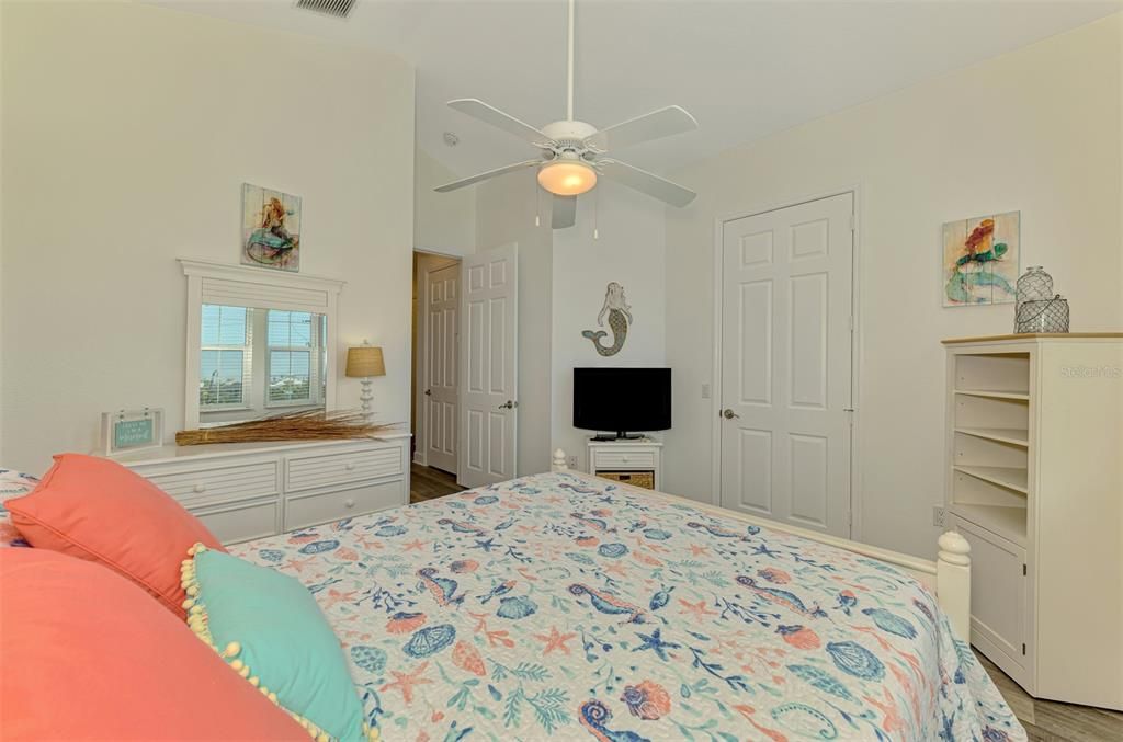 For Sale: $534,900 (4 beds, 3 baths, 2320 Square Feet)