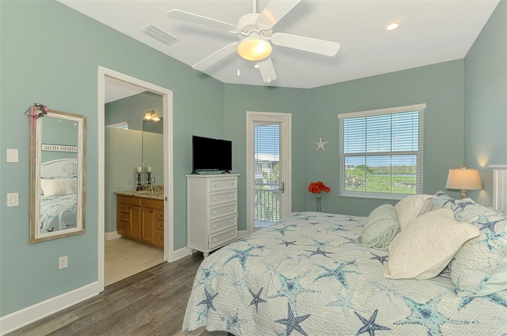 For Sale: $534,900 (4 beds, 3 baths, 2320 Square Feet)
