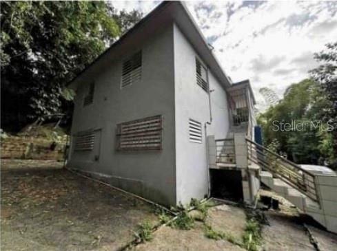 For Sale: $180,000 (5 beds, 3 baths, 1518 Square Feet)