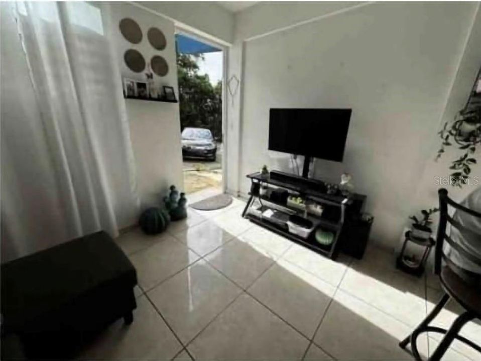 For Sale: $180,000 (5 beds, 3 baths, 1518 Square Feet)