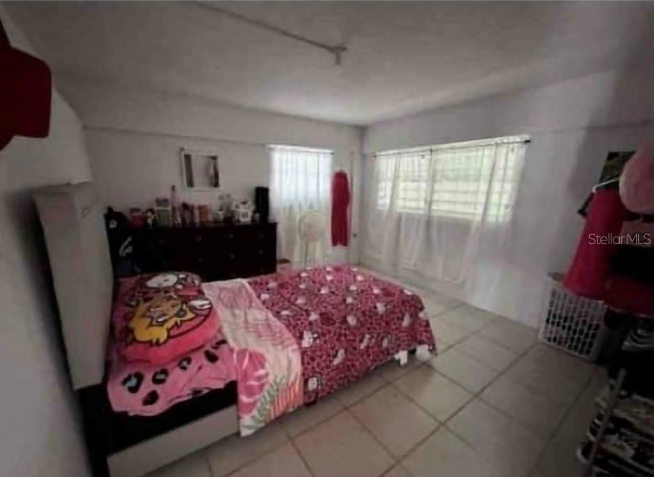 For Sale: $180,000 (5 beds, 3 baths, 1518 Square Feet)