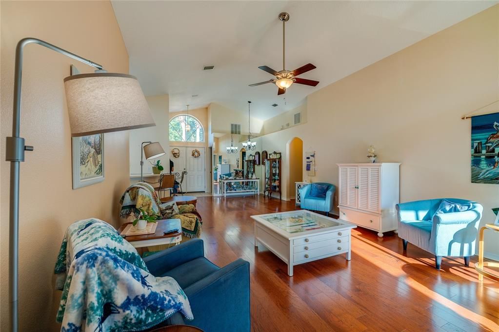 Active With Contract: $360,000 (3 beds, 2 baths, 1499 Square Feet)