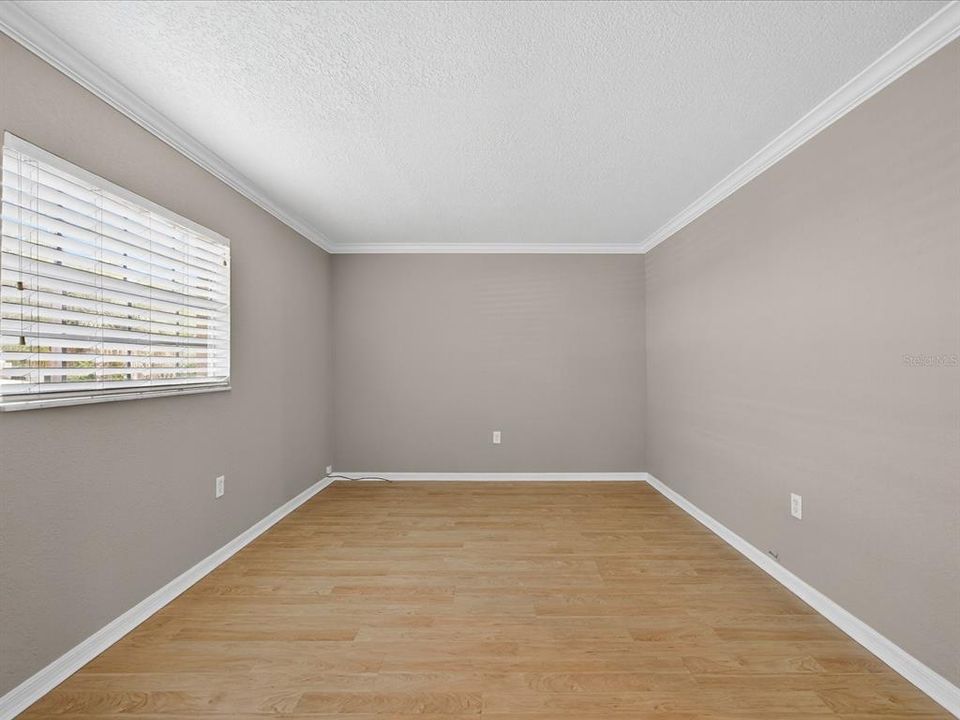 Active With Contract: $1,575 (1 beds, 1 baths, 537 Square Feet)