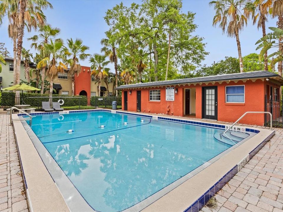 Active With Contract: $1,575 (1 beds, 1 baths, 537 Square Feet)