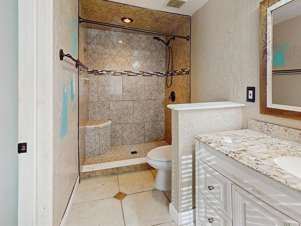 Activo con contrato: $239,900 (3 camas, 2 baños, 1532 Pies cuadrados)