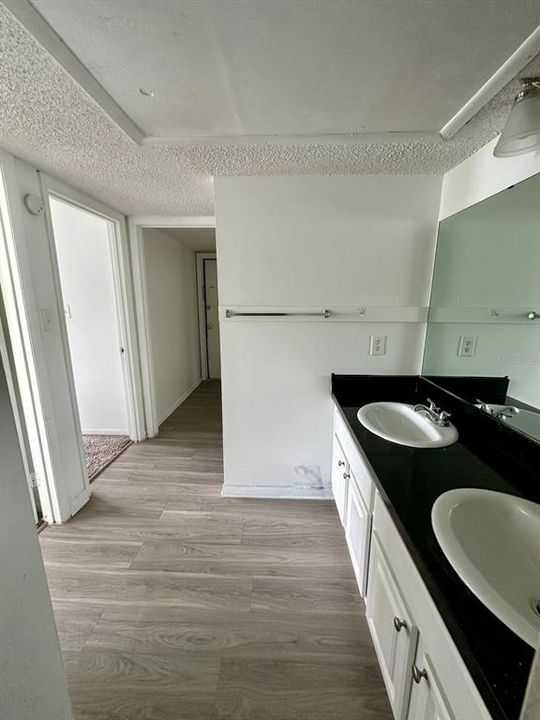 For Rent: $1,450 (2 beds, 1 baths, 850 Square Feet)