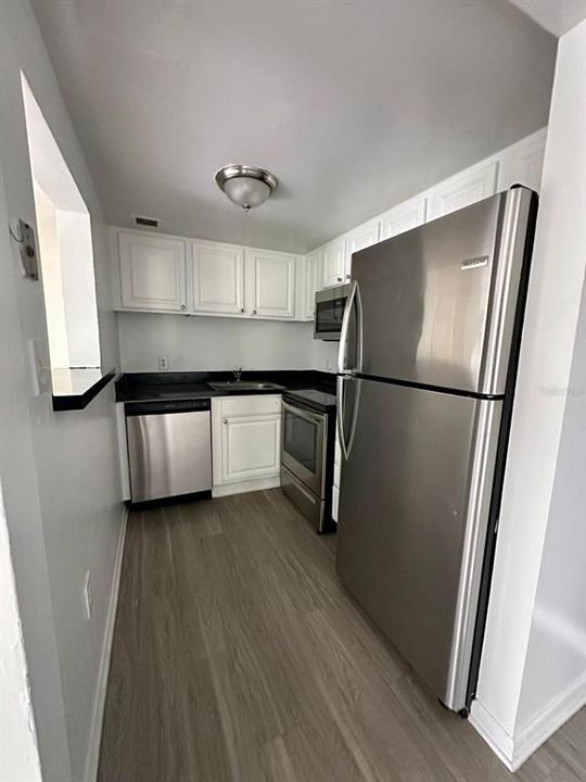 For Rent: $1,450 (2 beds, 1 baths, 850 Square Feet)