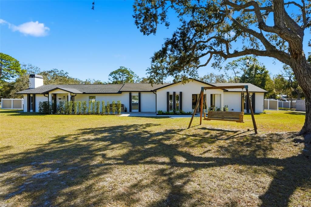 Vendido Recientemente: $650,000 (4 camas, 2 baños, 2616 Pies cuadrados)