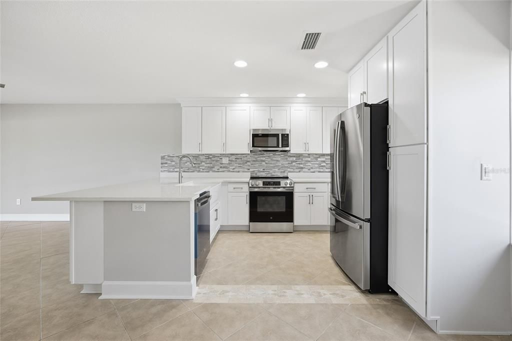 На продажу: $260,000 (2 спален, 2 ванн, 1584 Квадратных фут)