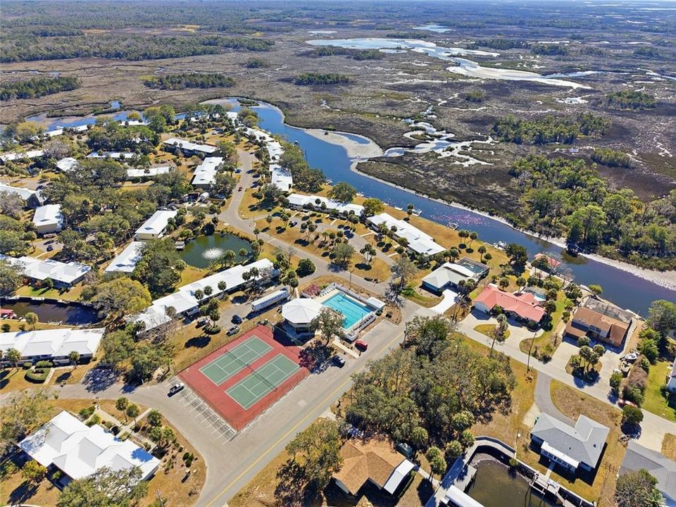 На продажу: $260,000 (2 спален, 2 ванн, 1584 Квадратных фут)