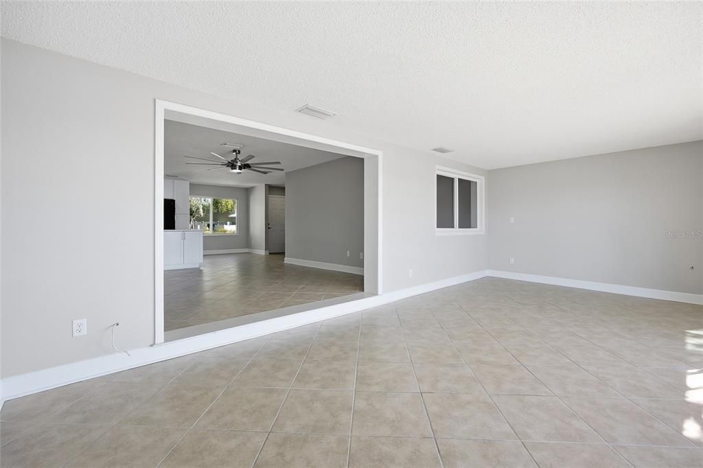 На продажу: $260,000 (2 спален, 2 ванн, 1584 Квадратных фут)