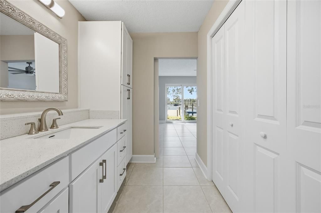 На продажу: $260,000 (2 спален, 2 ванн, 1584 Квадратных фут)