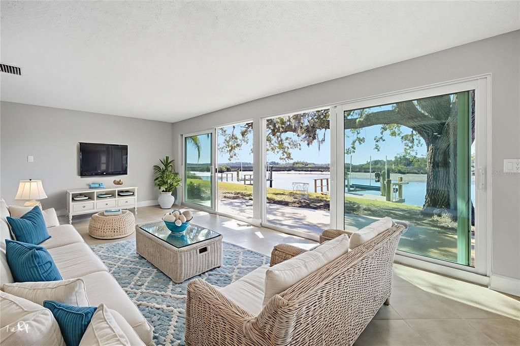 На продажу: $260,000 (2 спален, 2 ванн, 1584 Квадратных фут)