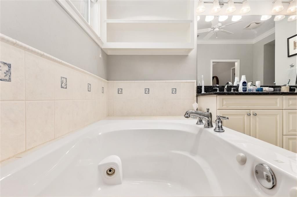 For Sale: $569,900 (4 beds, 3 baths, 2816 Square Feet)