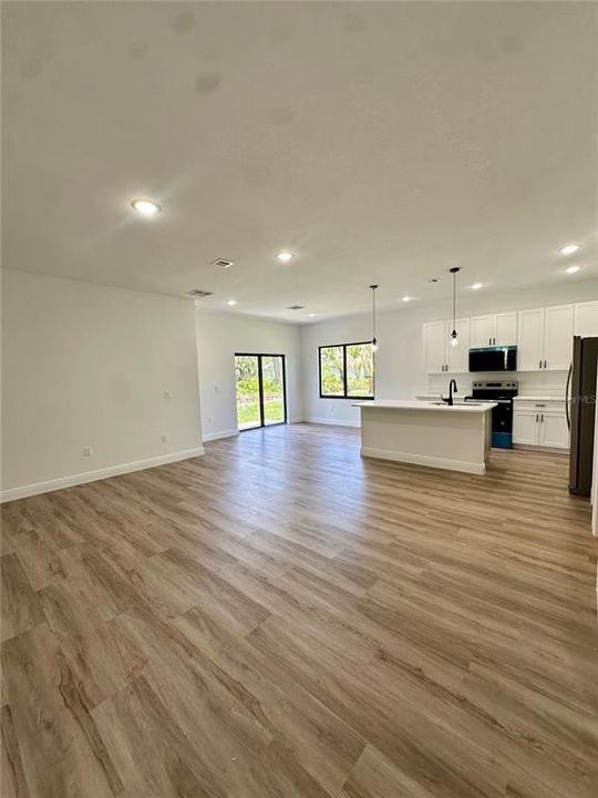 В аренду: $1,995 (3 спален, 2 ванн, 1642 Квадратных фут)