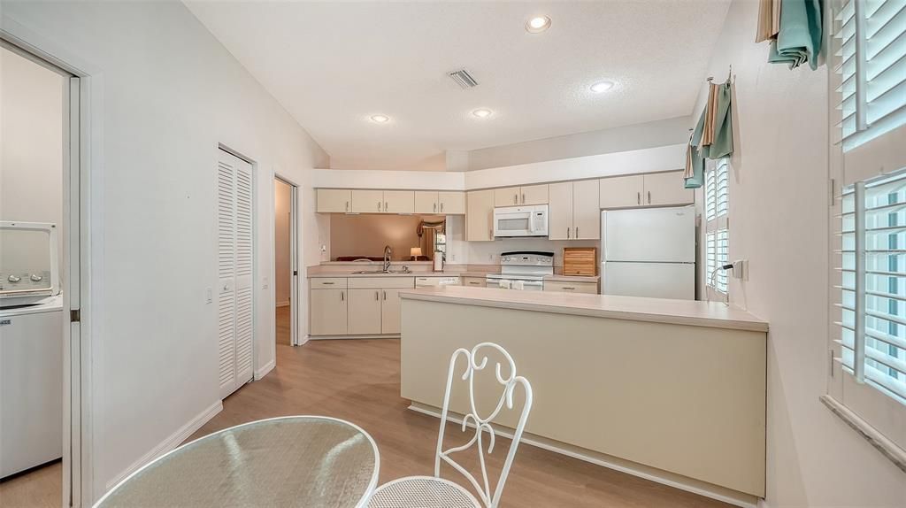 Activo con contrato: $275,000 (2 camas, 2 baños, 1528 Pies cuadrados)