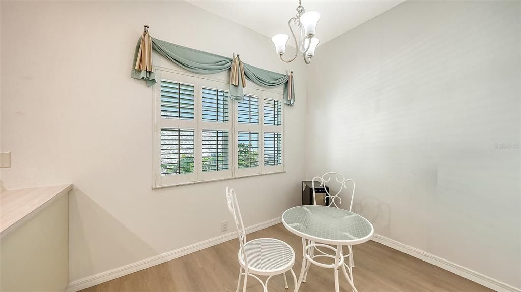 Activo con contrato: $275,000 (2 camas, 2 baños, 1528 Pies cuadrados)