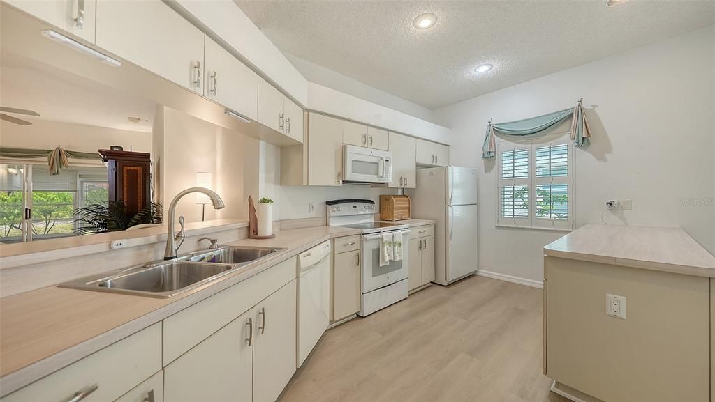 Activo con contrato: $275,000 (2 camas, 2 baños, 1528 Pies cuadrados)