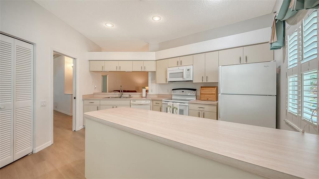 Activo con contrato: $275,000 (2 camas, 2 baños, 1528 Pies cuadrados)