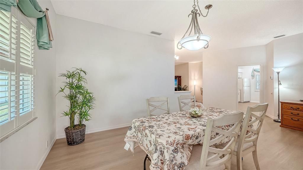 Activo con contrato: $275,000 (2 camas, 2 baños, 1528 Pies cuadrados)