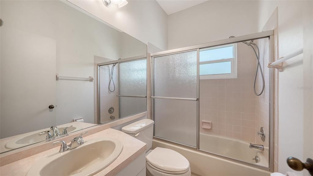 Activo con contrato: $275,000 (2 camas, 2 baños, 1528 Pies cuadrados)