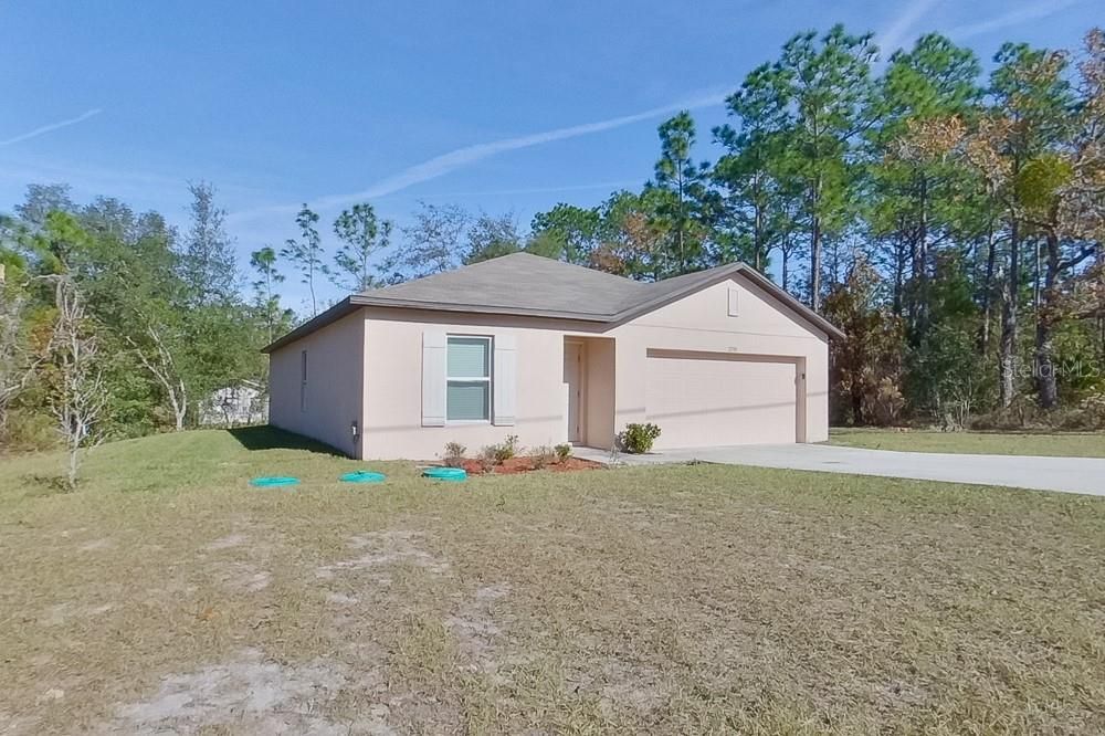 For Rent: $1,815 (4 beds, 2 baths, 1449 Square Feet)
