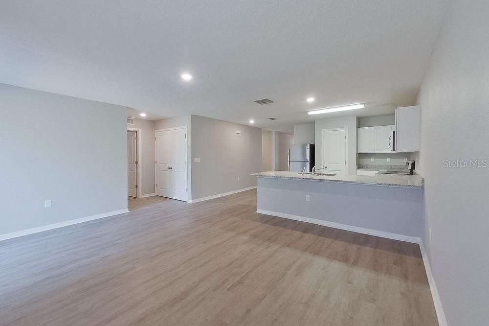 For Rent: $1,815 (4 beds, 2 baths, 1449 Square Feet)