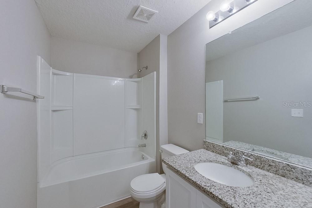 For Rent: $1,815 (4 beds, 2 baths, 1449 Square Feet)