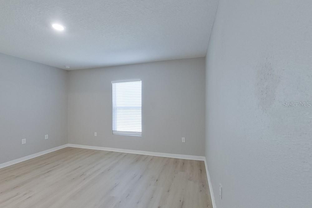 For Rent: $1,815 (4 beds, 2 baths, 1449 Square Feet)