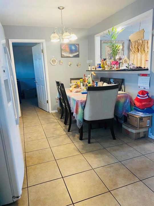 For Sale: $230,000 (3 beds, 1 baths, 1091 Square Feet)