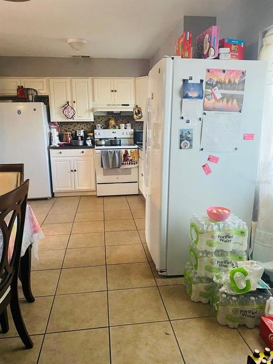 For Sale: $230,000 (3 beds, 1 baths, 1091 Square Feet)