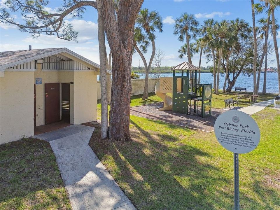 En Venta: $345,500 (2 camas, 2 baños, 1176 Pies cuadrados)