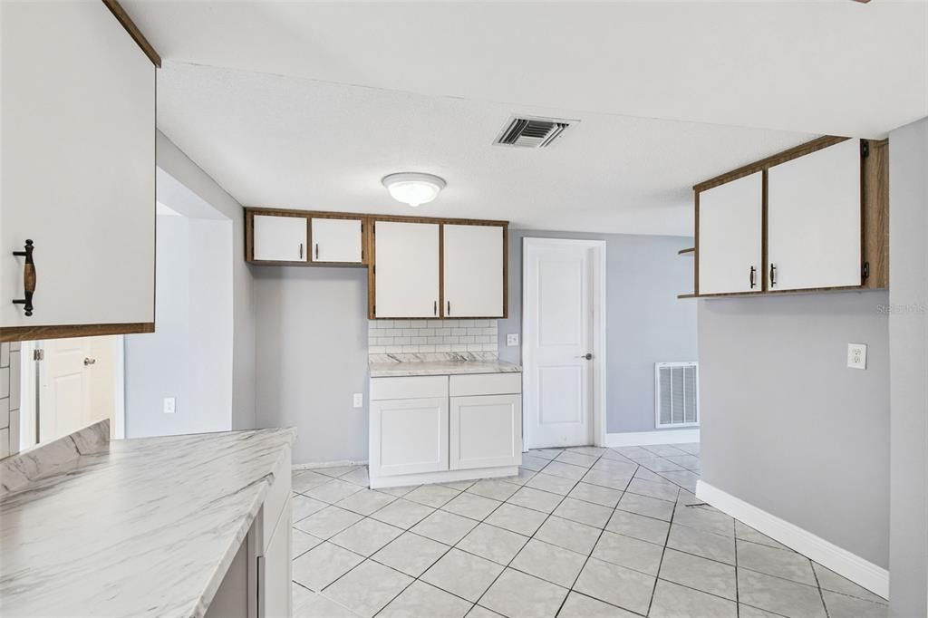 En Venta: $345,500 (2 camas, 2 baños, 1176 Pies cuadrados)