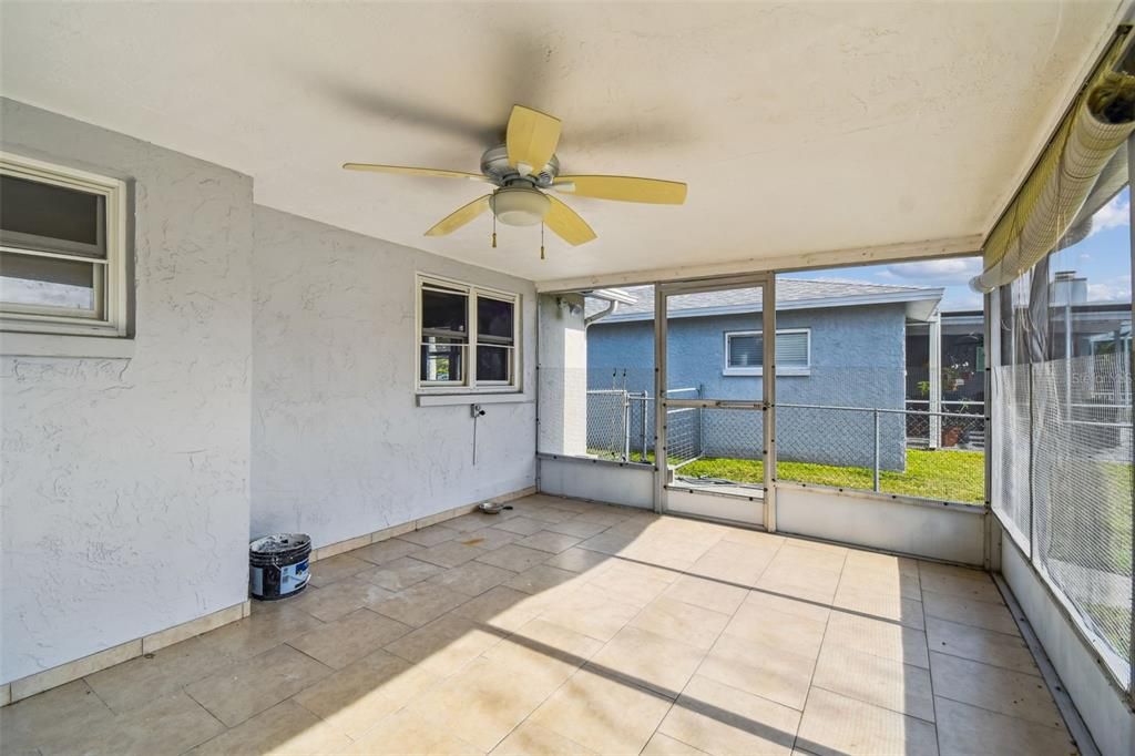 En Venta: $345,500 (2 camas, 2 baños, 1176 Pies cuadrados)