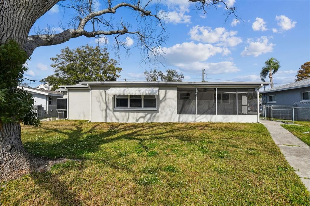 En Venta: $345,500 (2 camas, 2 baños, 1176 Pies cuadrados)