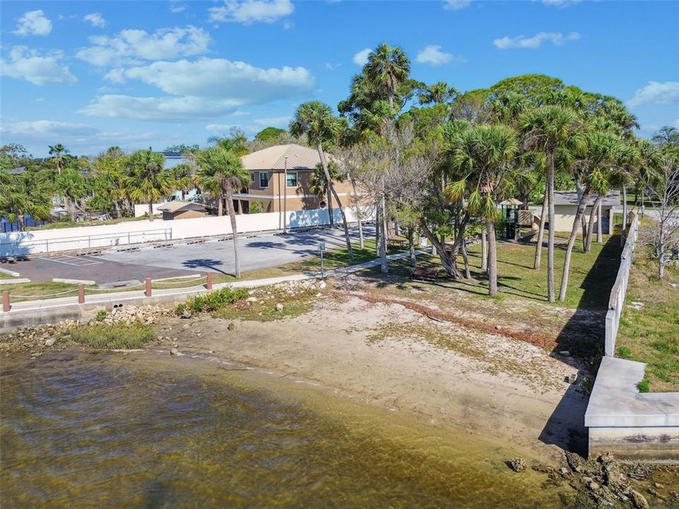 En Venta: $345,500 (2 camas, 2 baños, 1176 Pies cuadrados)