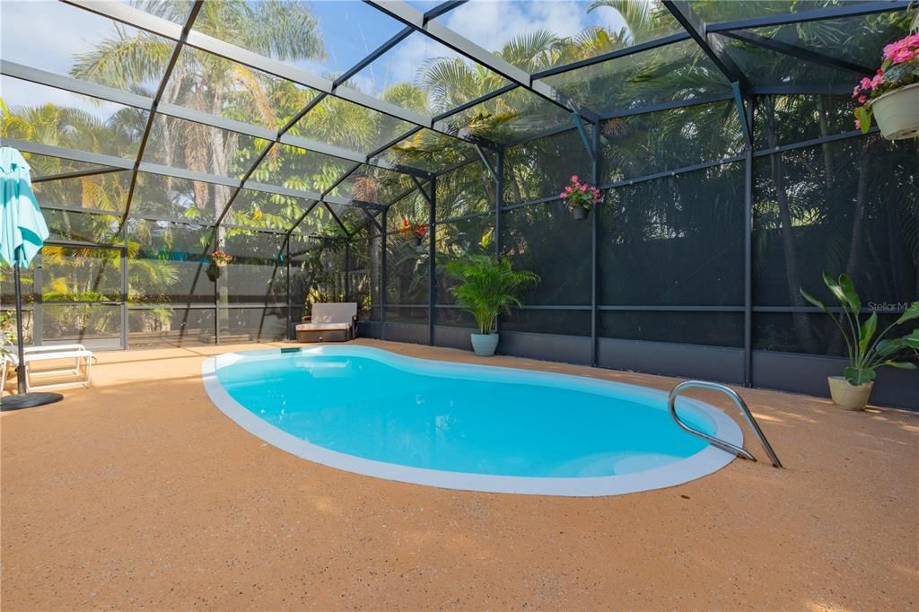 For Sale: $1,100,000 (3 beds, 2 baths, 1658 Square Feet)