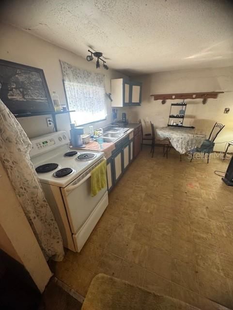 En Venta: $177,900 (2 camas, 1 baños, 724 Pies cuadrados)