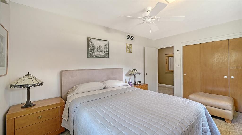 Activo con contrato: $999,000 (5 camas, 3 baños, 3470 Pies cuadrados)