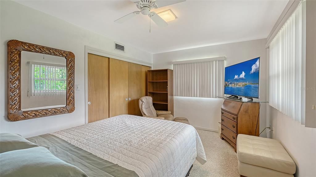 Activo con contrato: $999,000 (5 camas, 3 baños, 3470 Pies cuadrados)